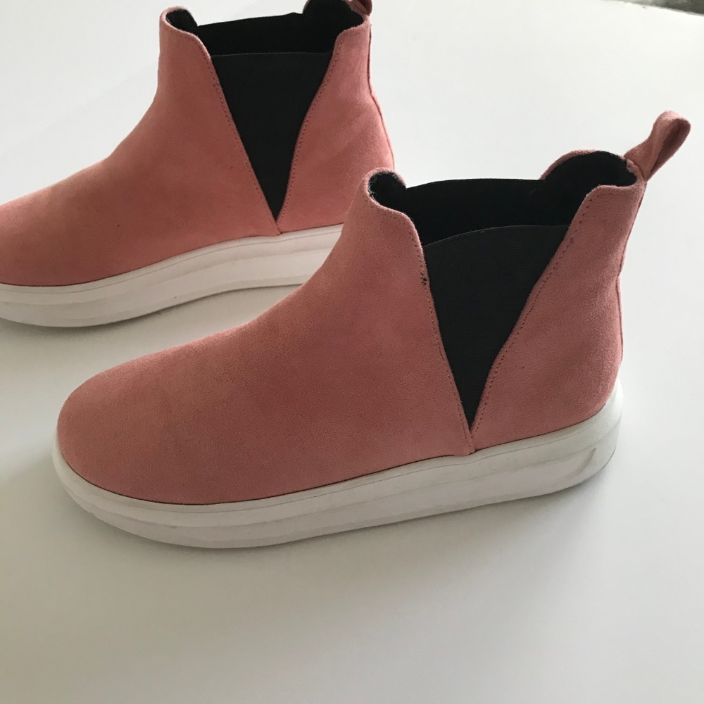 Shoe Republic LA suede Boots Sz 8 (S- 87)